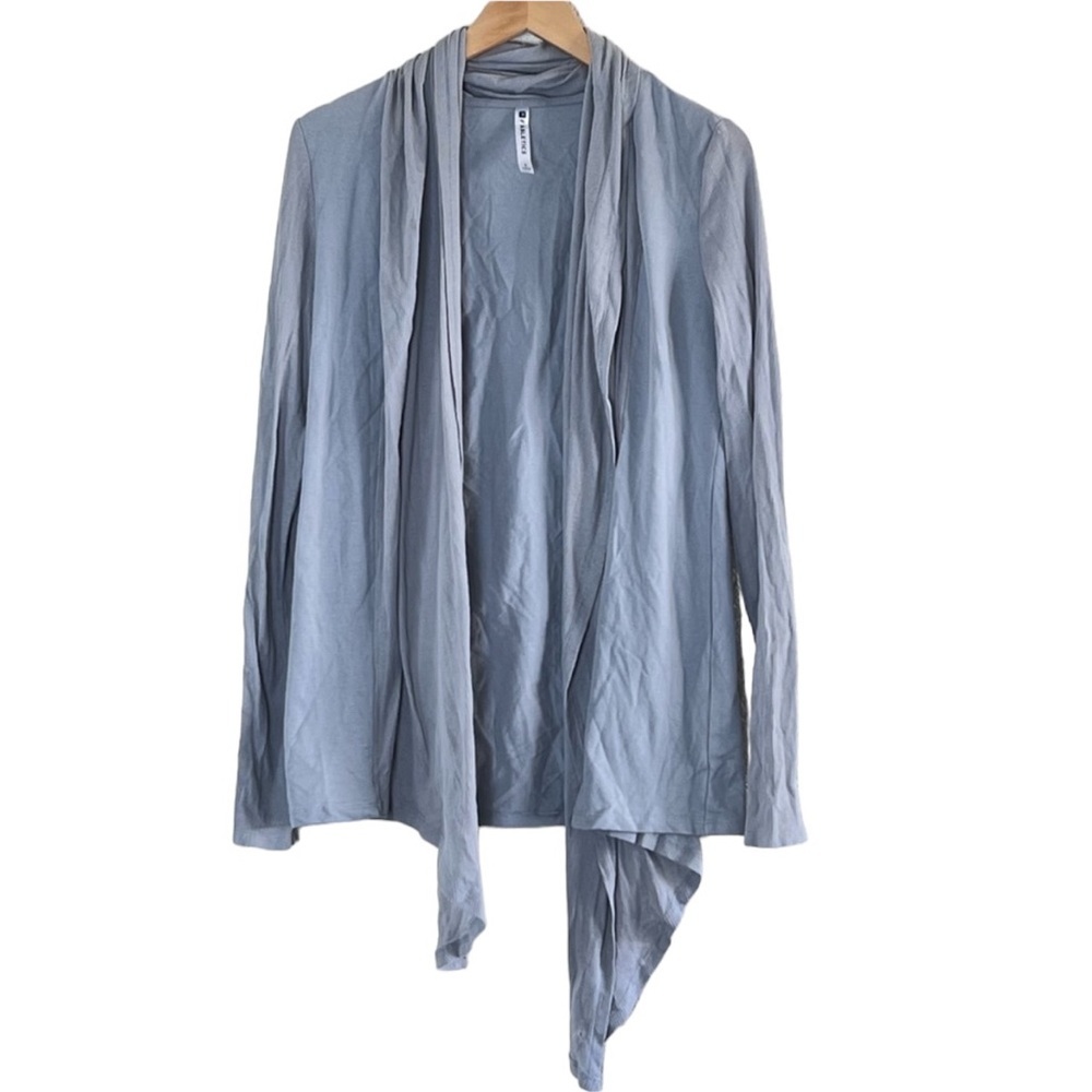 Fabletics | Like new Astoria shrug light blue/gray long sleeve cardigan …